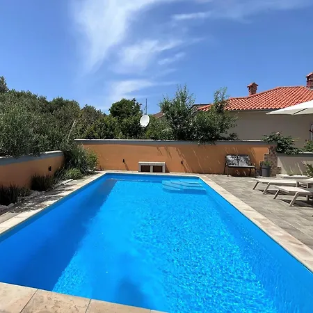 Summer Escape In Barbat Mit Garten Und Aussicht